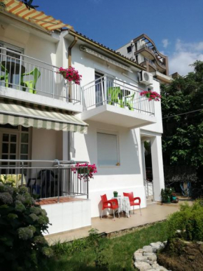  Guest House Vila Bak  Будва